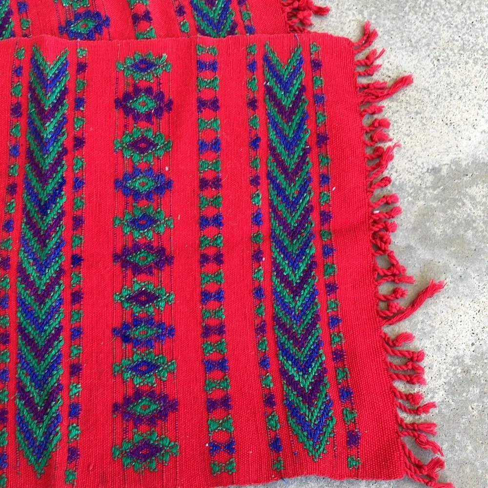 Set of 4 Cotton Embroidered Placemats